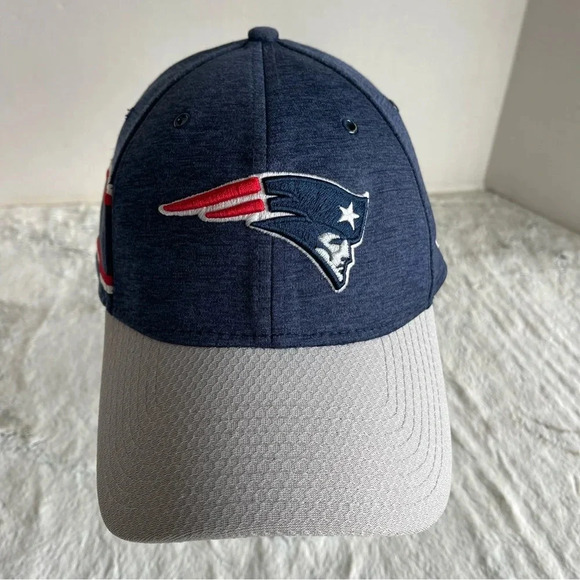 New England Patriots Men's New Era 39Thirty Flex Fit Hat - Picture 3 of 11